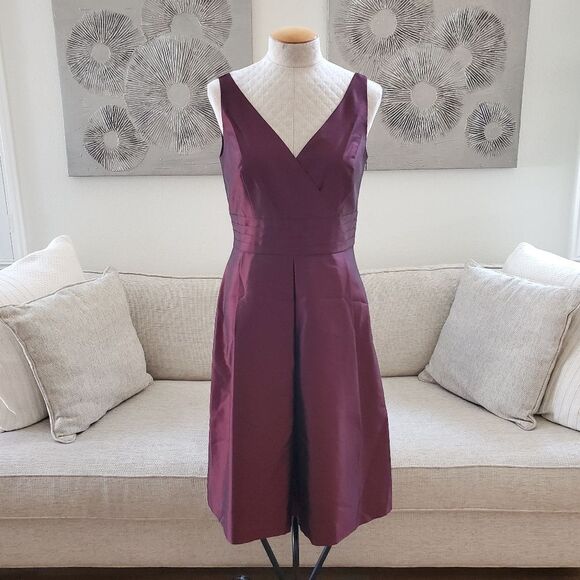 🌹 ANN TAYLOR 🌹 100% Silk Taffeta Knee Length Dress - [Size 4, Wine] - Picture 2 of 11
